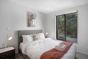 Urban Utopia Hideaway with Parking and Air-con